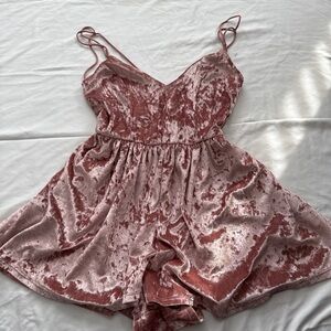 La Hearts Blush Velvet Chemise